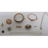 A collection of jewellery to include a marked 375 gold bow brooch, weight 3.2g, a marked 9ct gold