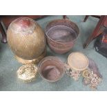 Large brass bucket, together with other metal ware to include horse brasses