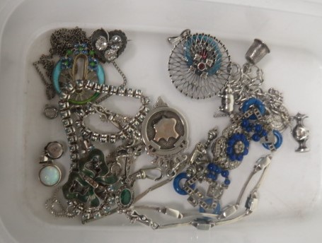 A collection of jewellery to include silver, marked silver, marked 925 and enamel