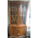 Circa 1900s mahogany veneered serpentine fronted bookcase cabinet in the Shereton style 203cm x