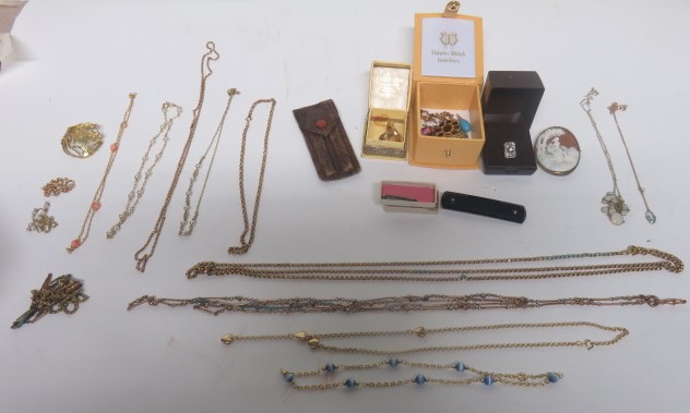 A collection of mixed metal jewellery to include marked and unmarked gold (at least 5g), costume