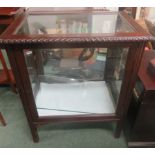 Mahogany framed bijouterie cabinet with glass shelf, 77cm x 66cm x 46cm