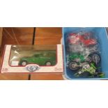Boxed Bistro vehicle, together with a unboxed motorbikes