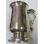 George II silver double scroll handled tankard, hallmarked for London, 1759, weight 13.5ozt