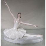 Coalport ballet figurine 'Odette'