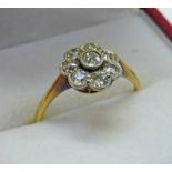 18CT GOLD DIAMOND CLUSTER RING Condition Report: Ring size: N.