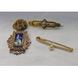 9CT GOLD CULTIVATED PEARL SET BROOCH, 9CT GOLD VICTORIAN BROOCH,