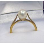 9CT GOLD CULTURED PEARL SET RING