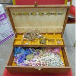 JEWELLERY BOX AND VARIOUS COSTUME JEWELLERY,