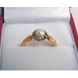 CULTURED PEARL SET RING