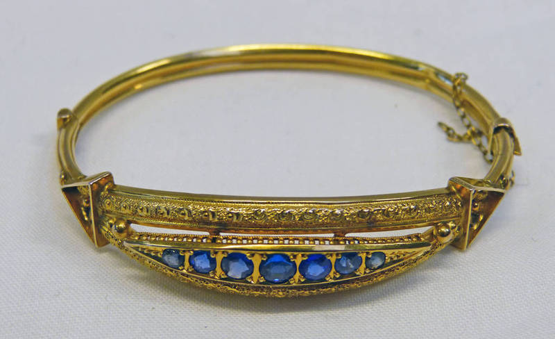 9CT GOLD HINGED BANGLE SET WITH BLUE PASTES