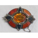 OVAL LATE 19TH OR EARLY 20TH CENTURY AGATE SET BROOCH