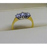 18CT GOLD 3 STONE DIAMOND RING, APPROX 0.