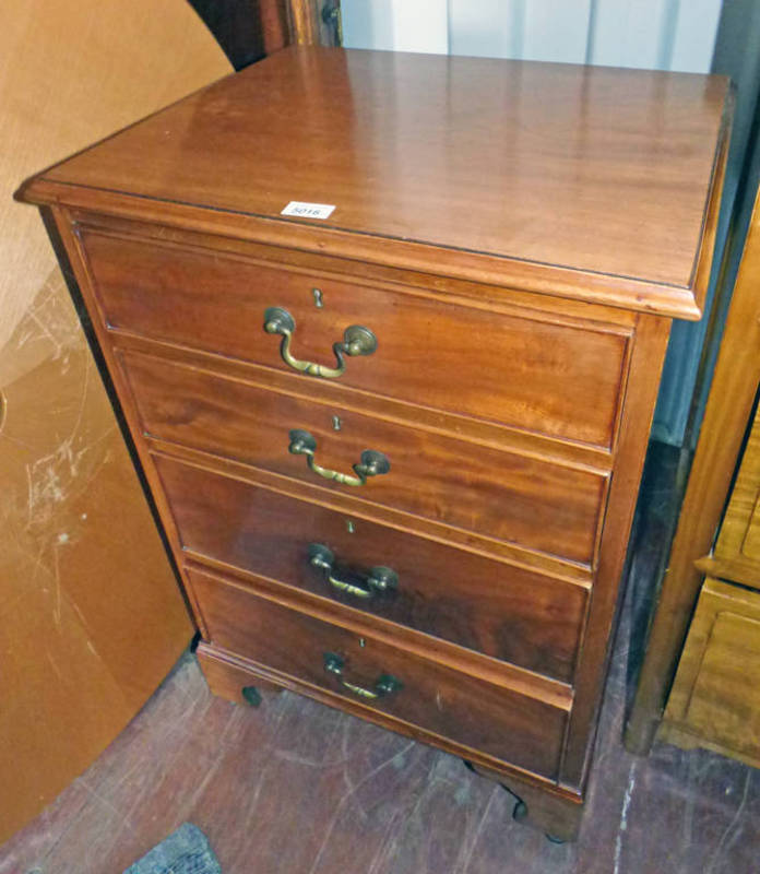 EARLY 20TH CENTURY MAHOGANY CHEST OF 4 DRAWERS ON BRACKET SUPPORTS