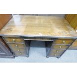 EARLY 20TH CENTURY OAK TWIN PEDESTAL DESK WITH 9 DRAWERS