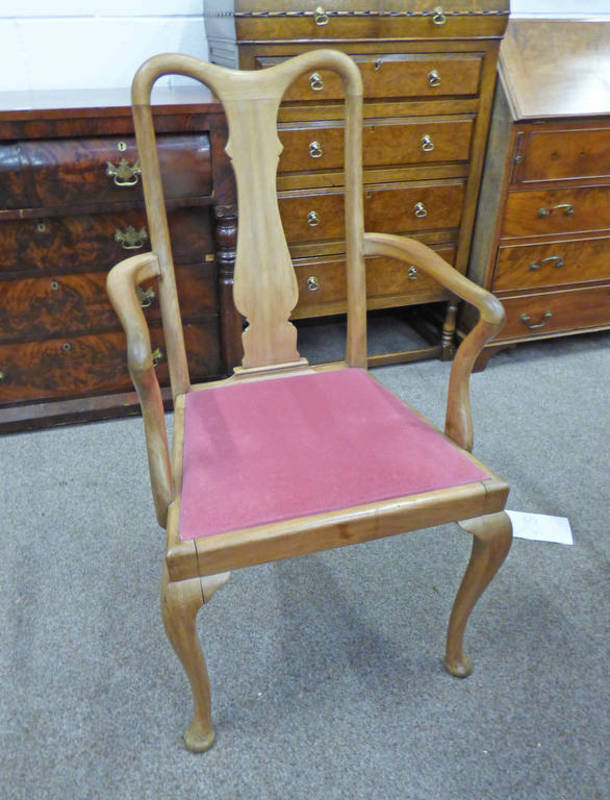 SET OF 8 EARLY 20TH CENTURY MAHOGANY DINING CHAIRS ON QUEEN ANNE SUPPORTS