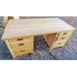 21ST CENTURY OAK TWIN PEDESTAL DESK WITH 7 DRAWERS