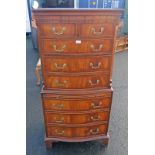 20TH CENTURY MAHOGANY BOW FRONT CHEST ON CHEST WITH 2 SHORT OVER 3 LONG OVER 3 LONG DRAWERS ON
