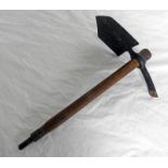 WW2 BRITISH ENTRENCHING TOOL WITH DETACHABLE HEAD,