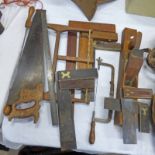 VARIOUS WOOD WORKING TOOLS TO INCLUDE DISSTON SAW, 56 CM LONG BLACK PLANE,