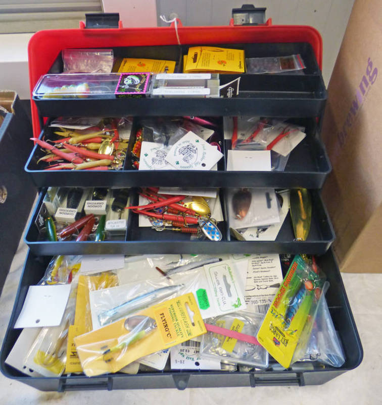 PLASTIC FISHING TACKLE BOX WITH A LARGE SELECTION OF LINES, SPINNERS,