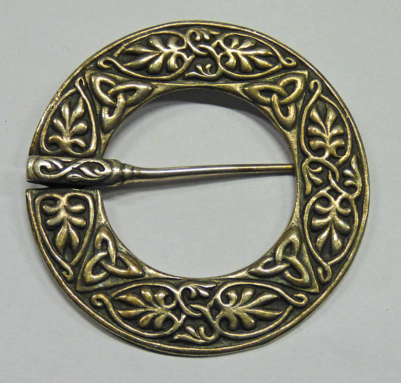 PLAID BROOCH BY ALEXANDER RITCHIE IONA