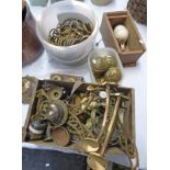 SELECTION OF FITTINGS TO INCLUDE BRASS WALL BRACKETS, TOGGLE LIGHT SWITCHES, DOOR BELLS,