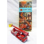 CORGI TOYS 1127 - SIMON SNORKEL FIRE ENGINE.