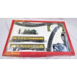 HORNBY 00 GAUGE 0-4-0 GWR 8751 STEAM LOCOMOTIVE TOGETHER WITH TWO CARRIAGES,