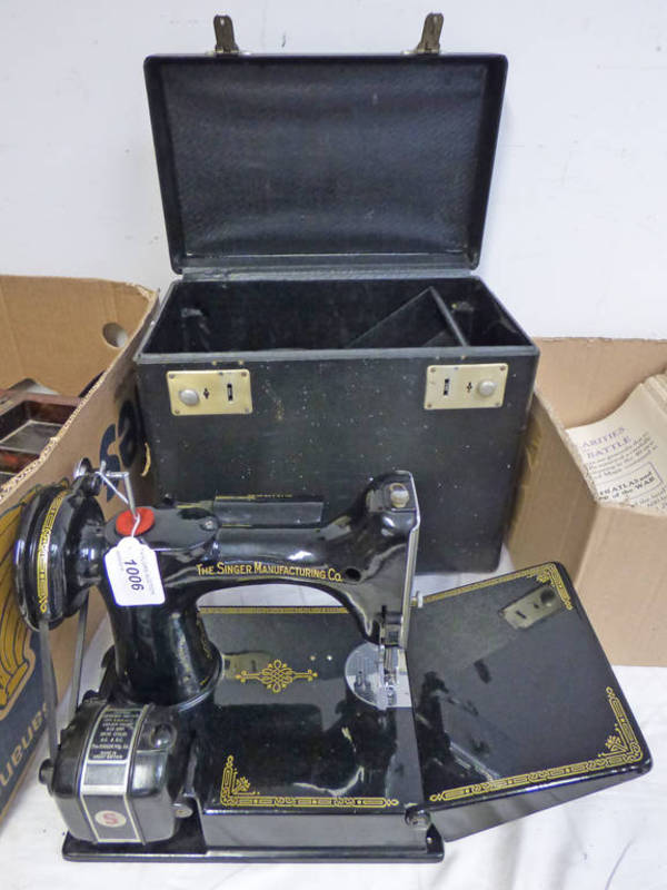 SINGER FEATHER WEIGHT SEWING MACHINE IN FITTED CASE Condition Report: Foot