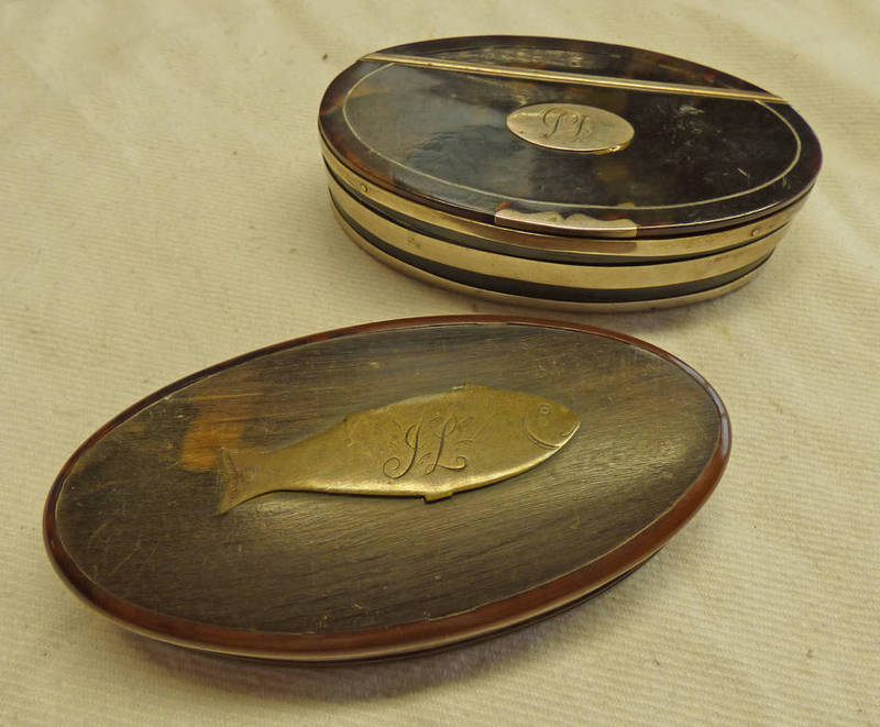 19TH CENTURY OVAL HORN SNUFF BOX WITH WHITE METAL BANDING AND OVAL 19TH CENTURY HORN SNUFF BOX WITH