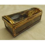 19TH CENTURY AGATE SET SNUFF BOX WITH GILT DECORATION