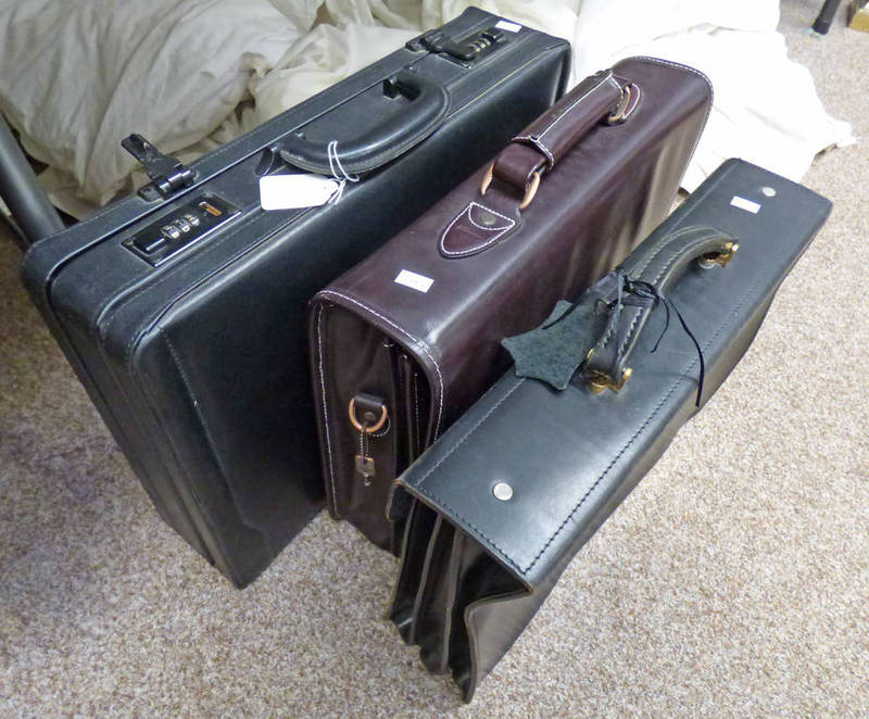 BLACK PULLMAN SUITCASE (712) ,