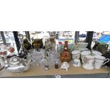 SELECTION OF VARIOUS ITEMS INCLUDING DECANTER, CRYSTAL BOWLS,