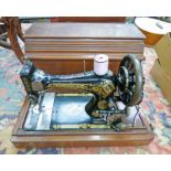 SINGER SEWING MACHINE WITH CASE ' R782384'