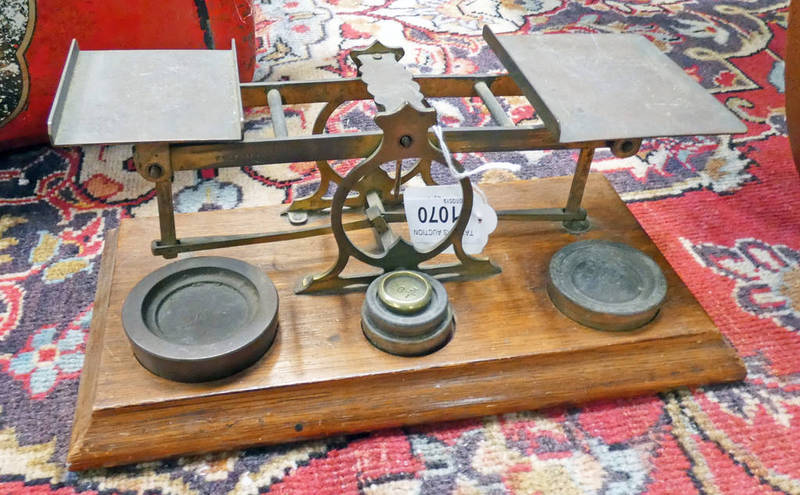 SET OF POSTAL SCALES & WEIGHTS MANUFACTURED BY S.