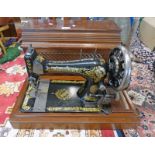SINGER SEWING MACHINE WITH CASE 'P321460'