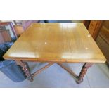 EARLY 20TH CENTURY OAK PULL OUT DINING TABLE WITH BARLEY TWIST SUPPORTS Condition