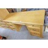 21ST CENTURY OAK DRESSING TABLE WITH 7 DRAWERS - 135 CM LONG