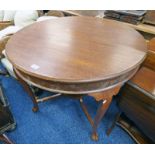 OAK CIRCULAR TABLE ON QUEEN ANNE SUPPORTS - 93CM LONG