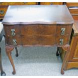 MAHOGANY SIDE CABINET WITH SHAPED FRONT AND 2 DRAWERS ON SHAPED SUPPORTS - HEIGHT 72CM