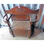 EARLY 20TH CENTURY OAK SEAT WITH LIFT UP LID