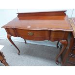 MAHOGANY SIDE TABLE WITH DRAWER & SHAPED SUPPORTS