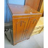 EARLY 20TH CENTURY WALNUT COCKTAIL CABINET - 94 CM TALL