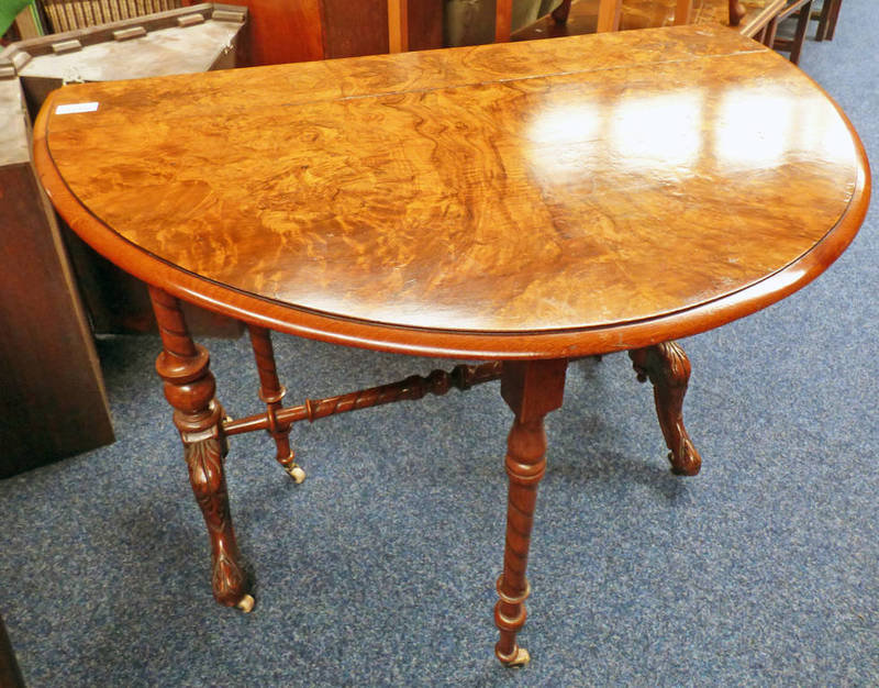 19TH CENTURY WALNUT DROP LEAF TABLE WITH TURNED SUPPORTS