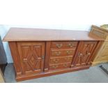 MAHOGANY ARTS & CRAFTS STYLE SIDEBOARD WITH 4 CENTRALLY SET DRAWERS FLANKED BY 2 PANEL DOORS.