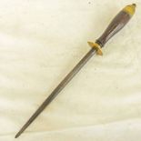 19TH CENTURY ROSEWOOD AND BRASS KNIFE SHARPENING STEEL WITH OCTAGONAL BRASS FINGER GUARD,