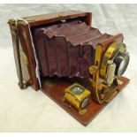 THE "CHALLENGE" SINGLE PLATE MAHOGANY CAMERA BY J.