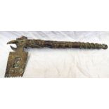 INTERESTING BALINESE STYLE METAL AXE/HATCHET WITH 42CM LONG SHAFT TOPPED WITH A HORNED BEAST AND A