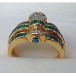 18CT GOLD EMERALD & DIAMOND CLUSTER RING WITH SQUARE CUT EMERALDS & BAGUETTE CUT DIAMONDS